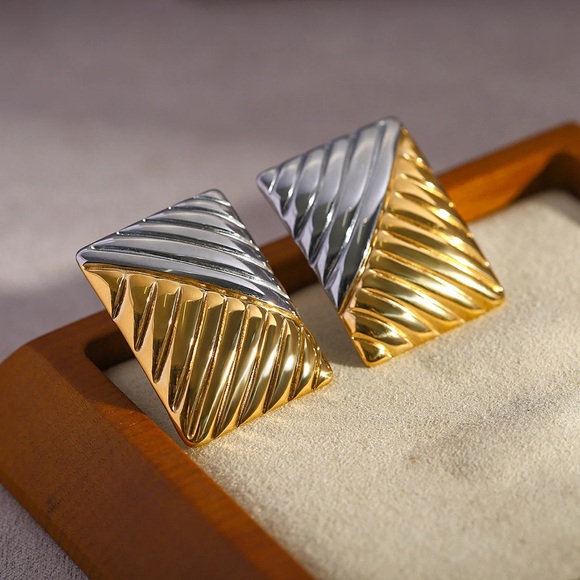 NEW💎Two Tone Rectangular Earrings*Statement Earrings* - Picture 4 of 6